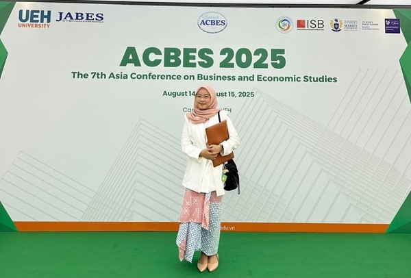 Delegasi Mahasiswa S3 Ilmu Manajemen dan Dosen dalam The 7ᵗʰ Asia Conference on Business and Economic Studies ACBES 2025 2