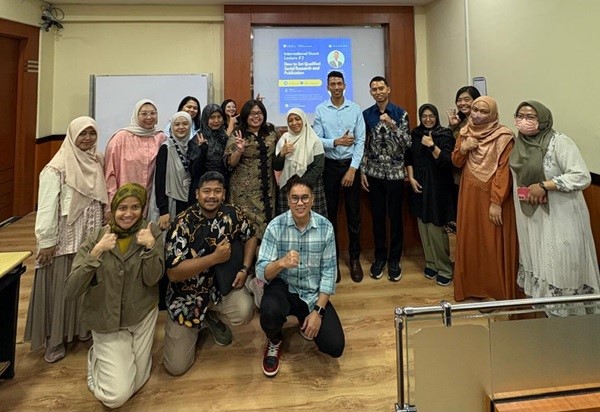 HIMA DIM FEB UNAIR sukses menyelenggarakan International Guest Lecture #2 bertema “How to Set Qualified Serial Research and Publication”